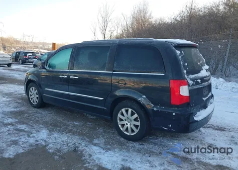2015 Chrysler Town & Country Touring z USA, uszkodzony, nr VIN 2C4RC1BG4FR621111